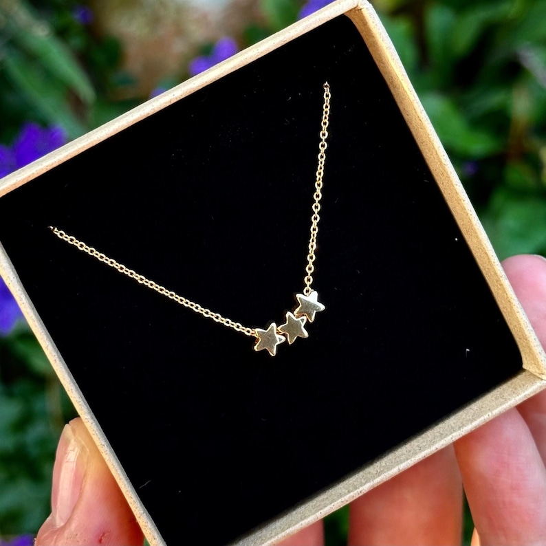 Dainty Gold Star Necklace - Layering jewellery - Gold necklace - Gold stars - Layered necklace image 2