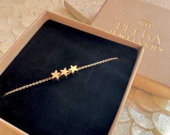 Dainty Gold Star Charm Bracelet - Elegant Celestial Jewellery - delicate simple bracelet - gift for daughter