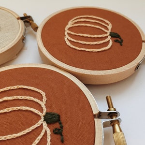 Mini embroidery hoop / Pumpkin embroidery / Seasonal decor image 3