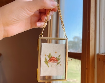 Marco de fotos con bordado de hongos / decoración de pared / mini marco de fotos dorado