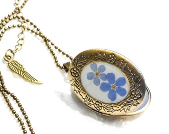 Photo Locket with real flower, forget me not necklace, unique gift for woman, antique Locket, Jewellery Woman, girlfriend gifts, mother gift