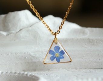 Small minimalist necklace, real myosotis, pressed flower, forget me not, nature jewelry, resin chain handmade, geometric necklace