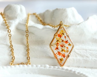 Orange gelb echte Blume Halskette, Sternzeichen Schmuck, Natur Schmuck, Harz Kette, Handgemacht, Geschenk für Frau