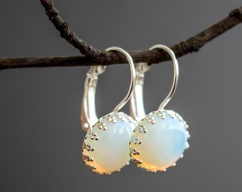 Opal earrings, moon stone, silver earrings, opal Jewelry, gift for Woman, Birthday Gift, white opal, dangle opal earrings, mond, stars, gift