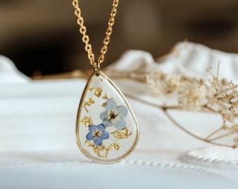 Collier de fleurs, collier minimaliste de vraies fleurs, myosotis, bijoux naturels, pendentif bleu, collier en résine, fait main, cadeau bohème