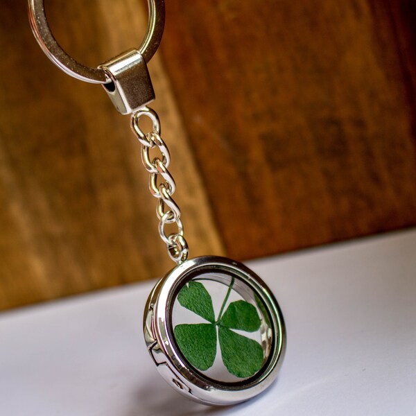 Genuine cloverleaf keychain