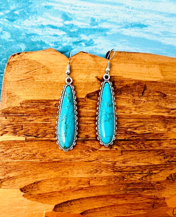 Long earrings/statement earrings/hanging/turquoise silver/Indian jewelry hanging earrings/Canada/Boho hippie jewelry/ethnic earrings