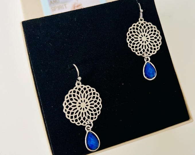 Mandala earrings silver*Boho mandala earrings*spiritual gift*earrings with blue stone*floral earrings blue*flower of life earrings