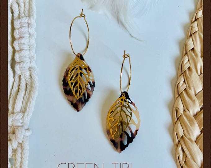Gold hoop earrings with leaf pendant,Leo print earrings,golden resin hoop earrings,animal print earrings,thin Leoprint hoop earrings,Boho hoop earrings light