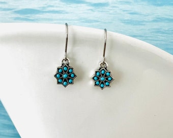 Minimalist earrings turquoise silver blue/delicate delicate floral ethno earrings /Canada/blossom/Boho/floral small hanging earrings flower