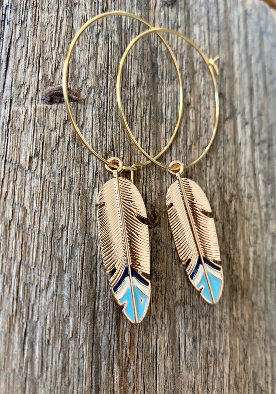 Hoop earrings gold blue with pendant/blue thin hoop earrings fine/Indian feather/ethno boho earrings hanging/golden hoop earrings/mix match/woman