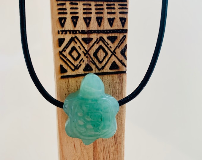 Turtle necklace green/Aventurine turtle gemstone necklace/sea turtle/gemstone necklace surfer necklace/Canada/sustainable gifts
