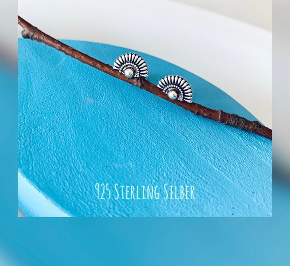 Small flower earrings silver/minimalist fan earrings/flower/boho hippie/Indian/gift for her/ethnic stud earrings/Canada