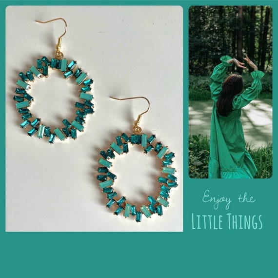 Emerald green round hanging earrings/green crystal earrings hanging green gold/large dark green statement earrings/crystal earrings/wedding woman