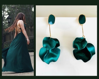 Long earrings gold green*Large earrings green*Emerald green drop earrings*Statement earrings dark green*Earrings leaves green*Boho jewelry