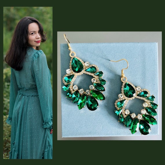 Emerald green long green crystal earrings hanging green gold/large dark green statement earrings flower/eye-catching crystal earrings/wedding