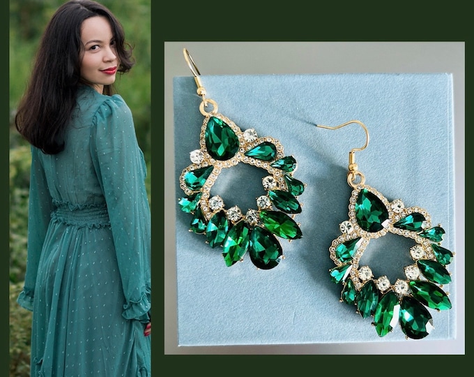 Emerald green earrings*Green statement earrings*Green gold earrings*Green long crystal drop earrings*Large dark green earrings