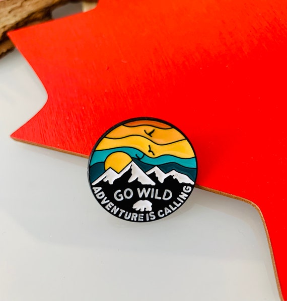 Canada Brooch/Adventure/Pin/Mountains/Bear/Camping/WILDLIFE/Button/Badge/Canada Souvenir/Canada