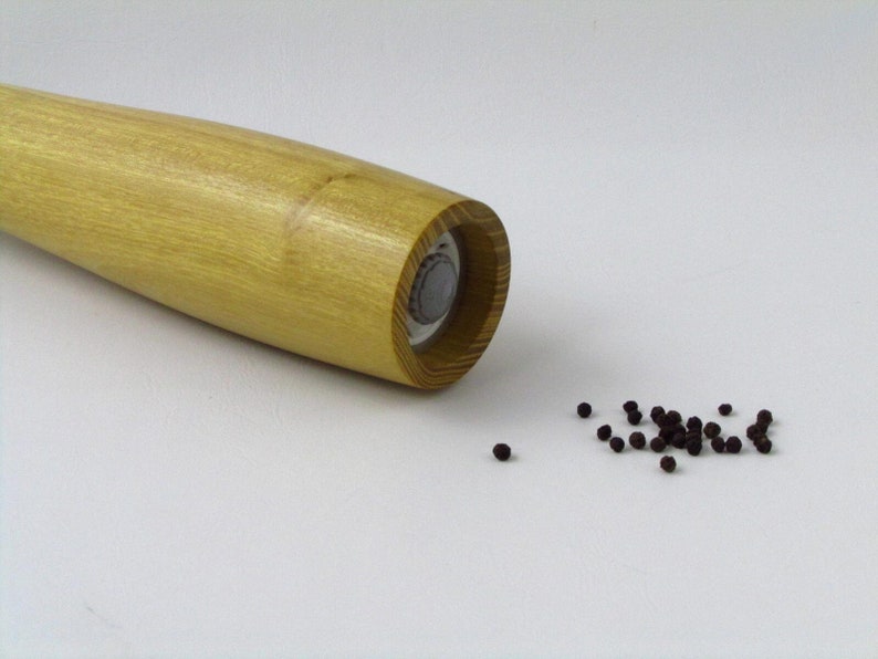 Pepper Mill Robinie with ceramic grinder
