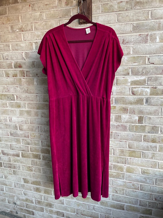 Plus size vintage dress velvet cranberry 1970 70s 