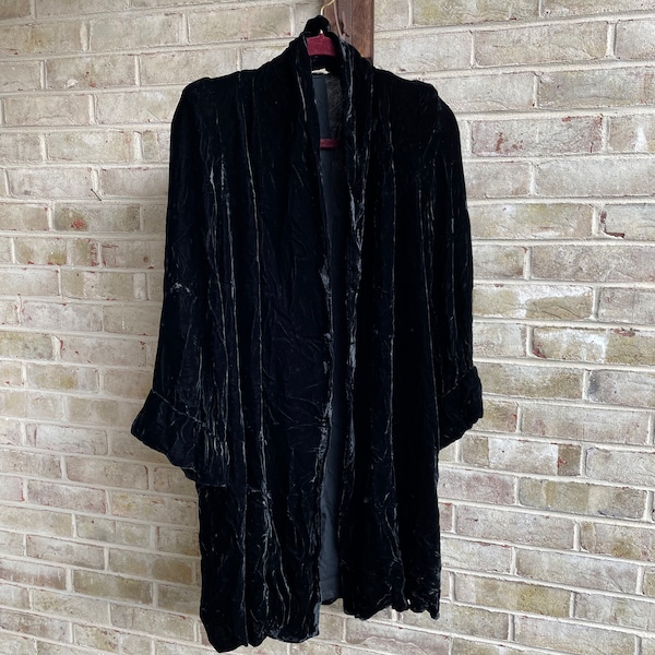 Plus size vintage jacket cardigan 1960 Lane Bryant black velvet bell sleeves boho bohemian large xl 1x 12 14 16