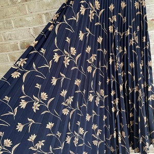 Vintage skirt 1990 90s Sag Harbor navy blue accordion pleat boho bohemian size 12 medium large