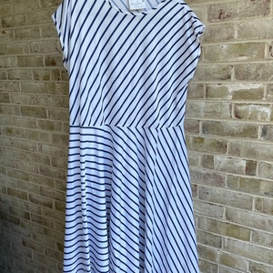 Plus size vintage dress navy blue white stripe fit flare sundress cap sleeves 1980 80s hippie hippy boho sailor nautical July 4 size 22 xxl