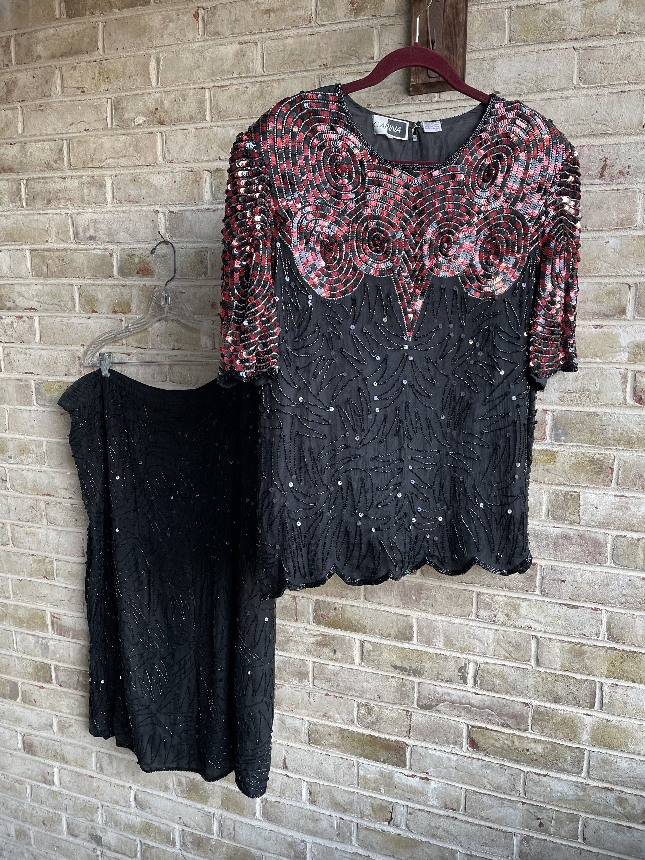 Plus size vintage skirt blouse set sequins beads black red 1980 1990 holiday party new year eve celebrate sparkle size 16 18 20 xxl 1x 2x