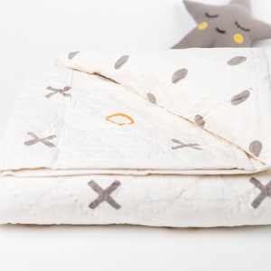 Handmade Organic X & O baby quilt/blanket for Toddler and Baby using Natural Plant based Dyes zdjęcie 2