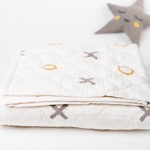 Handmade Organic X & O baby quilt/blanket for Toddler and Baby using Natural Plant based Dyes zdjęcie 3