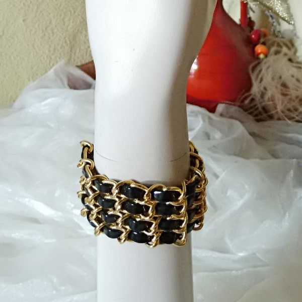 Patent leather wide opulent bracelet 80s fashion jewelry set opulent gift robust black and gold extravagantly rough,