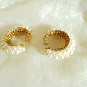 superschöne opulente Vintage Ohrringe Perlen Halbcreolen als Ohrclip,stecker der 80er Jahre, Geschenk für Frauen, Hochzeit Bild 9
