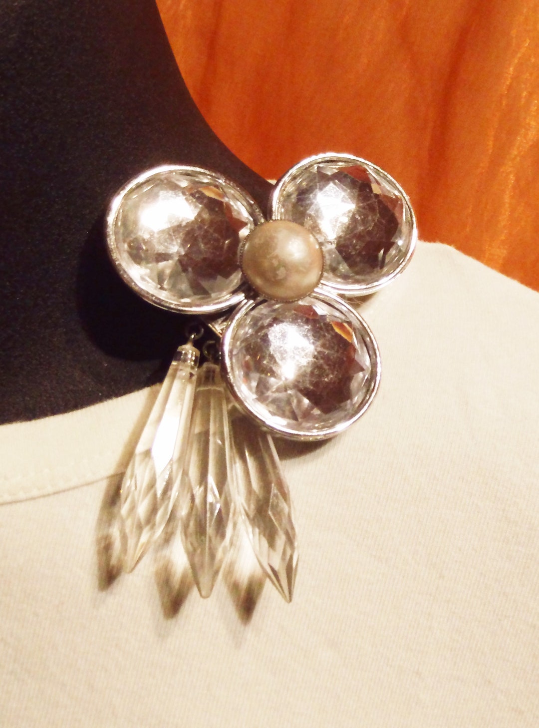 Broche Fleur VB Italie – Strass Cristal Ambre Jaune – Métal Ton Or – Neuf Sans Boîte