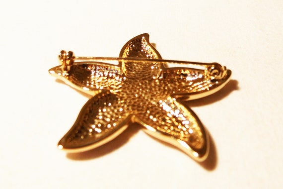 Gold-colored starfish brooch, brooch from the 80s… - image 3