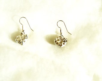 boucles d'oreilles vintage délicates coeurs en argent en filigrane des années 80 comme cadeau pour les jeunes filles