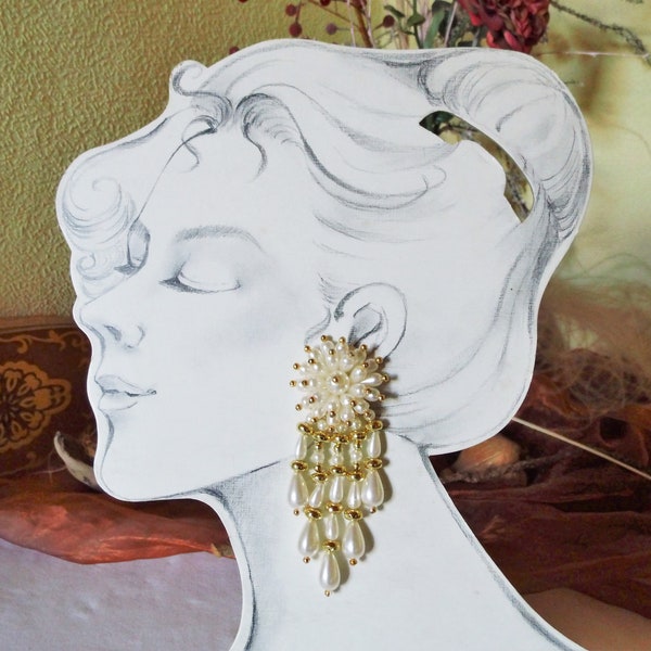 Large vintage ear clip pure pearls from the 80s, decorative gigantic earrings as a gift for women wedding parties
