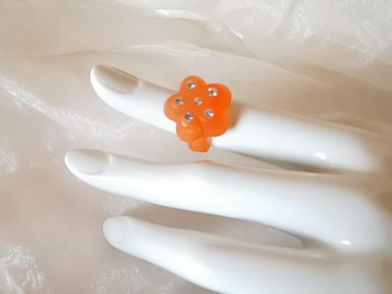 Plastic rings flower with glitter stones 80s small pastel colored vintage rings,gift for her,boho,avantgarde plastic ring flower