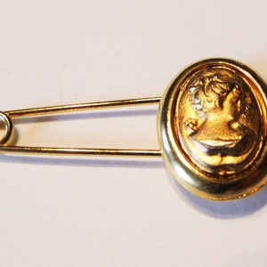 Goudkleurige broche, jaren 80 pin met portret van een vrouw voor tassen, broche om te sluiten voor jassen, cadeau voor dames, ART 613351722