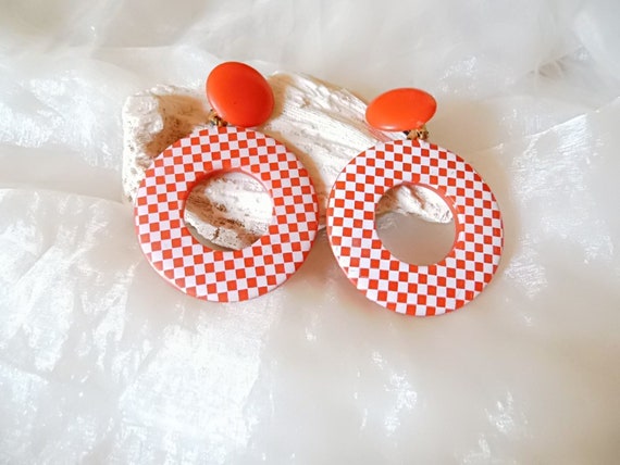 Ear clips red hoop earrings in houndstooth style,… - image 5