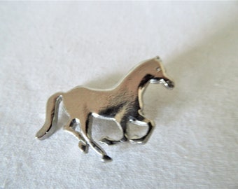 Silver-colored brooch small horse as a gift for horse lovers of the 80s