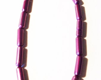 Kette mit glatten länglichen  Perlen,Avantgarde,Boho,Hippie,Geschenk Frauen,violette handgearbeitete Kette im Stil der 80er, schlichte Kette