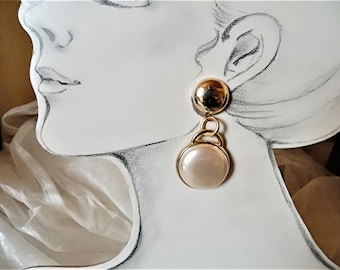 light round shiny gold-colored ear clips with pearl or matt hanging with cabachon from the 70s, gift for women