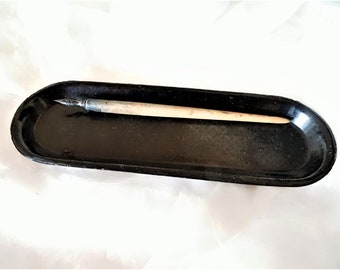 Bakelite bowl as a pen tray, 40s pen tray, gift for letter writers, vintage desk utensil, shabby accessory for the office