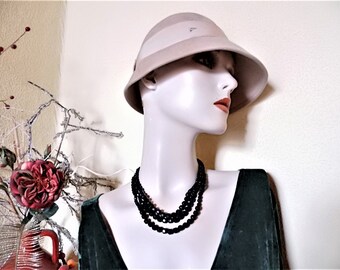 3-reihige Perlenkette Basic schwarz mit Plastikperlen, klassische Kette der 80er, universell und dezent, Geschenk Frauen, Kette mit Perlen