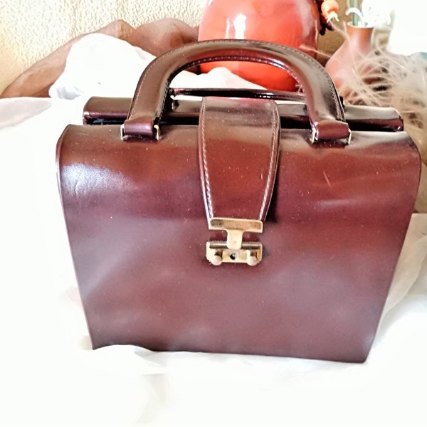 dunkelbordeauxfarbene Handtasche aus derben Leder, solide klassische Tasche, edle Henkeltasche 60er Jahre,