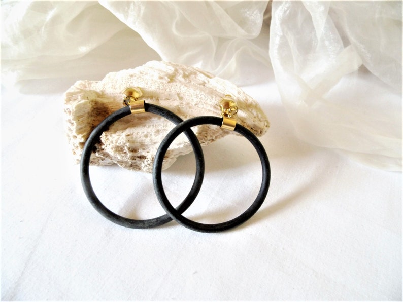 Ear clip Creole black/silver or black/gold, classic, gift for women, gigantic opulent earrings from the 80s, plastic earrings gold/schwarz