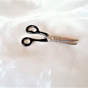 Brooch scissors from the 80s, gift for hairdressers, original pin, scissors as a pin, black silver brooch, ART 613354704