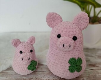 Crocheted lucky pig made of plush yarn, lucky charm, piggy with a clover leaf