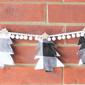 Buffalo Plaid Christmas Garland