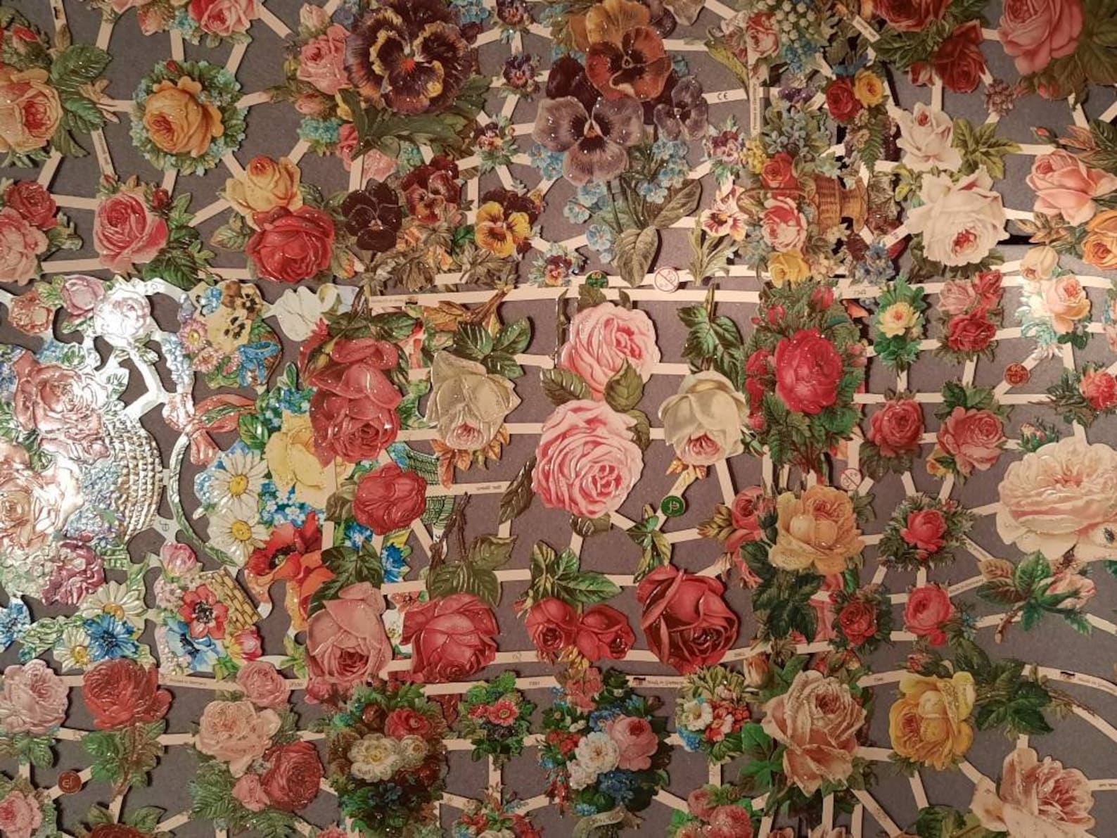 Glanzbilder Poesie Nostalgia, Blumen 11 versch. Motifs with and without glitter 7393,7362,7351,7346,7344,7330,7279,7182,7111 Ernst Freihoff
